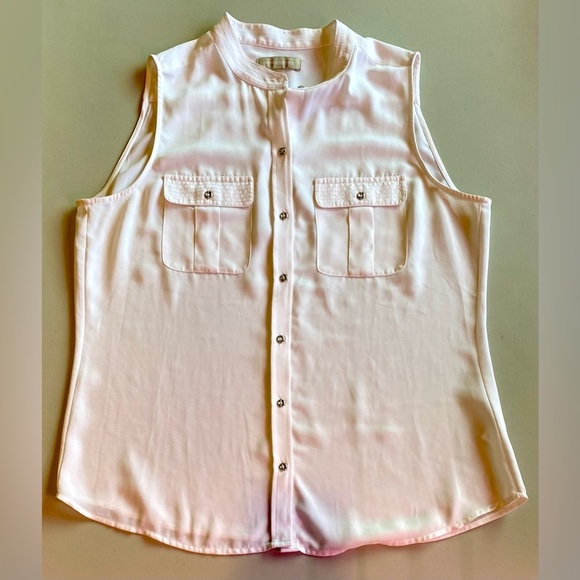 Banana Republic White Sleeveless Safari Blouse with Silver buttons, size 12 - Picture 5 of 8